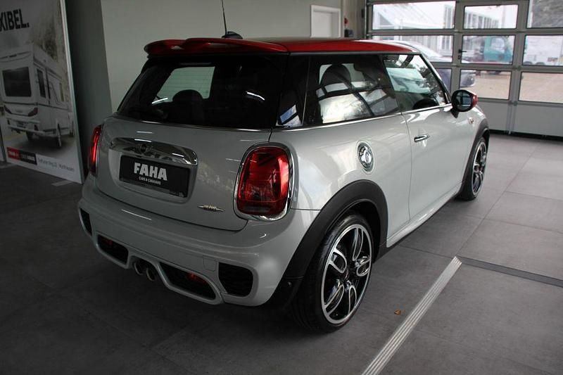 Gebraucht Mini John Cooper Works 231 PS (169 kW) 2020 Silber Kleinwagen