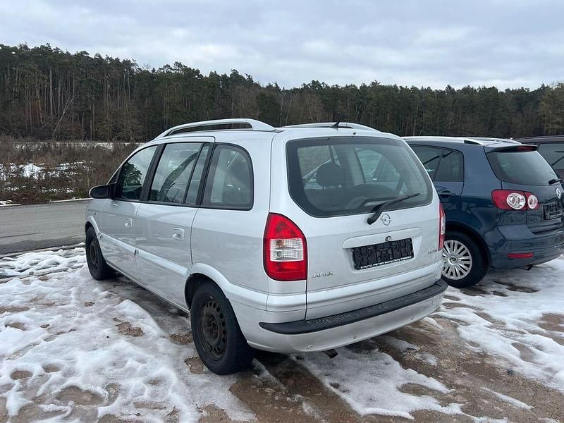 Gebraucht Opel Zafira Edition 101 PS (74 kW) 2004 Silber Van / Kleinbus
