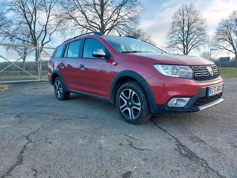 Rot Gebraucht 2018 Dacia Logan MCV Kombi | 8.500 € (Fairer Preis) - Bild 1/4