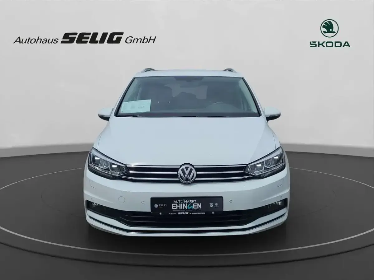 Gebraucht VW Touran Highline 150 PS (110 kW) 2019 Weiß Van / Kleinbus