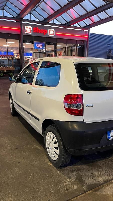 Gebraucht VW Fox 55 PS (40 kW) 2004 Weiß Kleinwagen