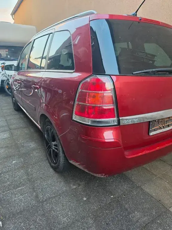 Gebraucht Opel Zafira 140 PS (102 kW) 2005 Rot Van / Kleinbus
