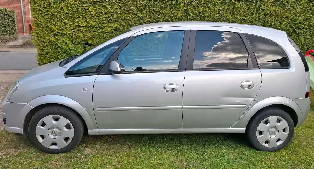 Usata Opel Astra 105 CV (77 kW) 2009 Utilitaria