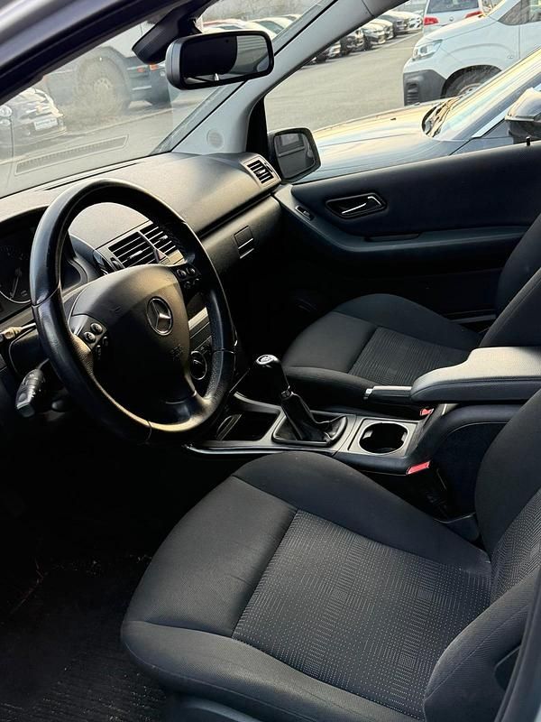 Gebraucht Mercedes A160 95 PS (69 kW) 2009 Silber Kleinwagen