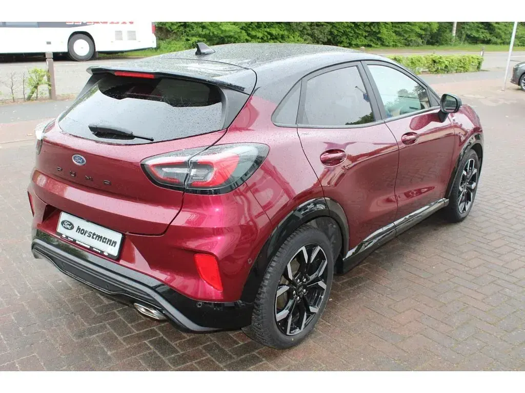 Gebraucht Ford Puma 125 PS (91 kW) 2023 Beautiful berry red SUV