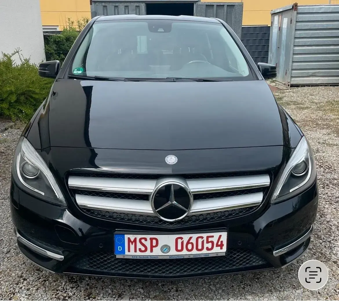 Gebraucht Mercedes B200 156 PS (114 kW) 2013 Schwarz Van / Kleinbus
