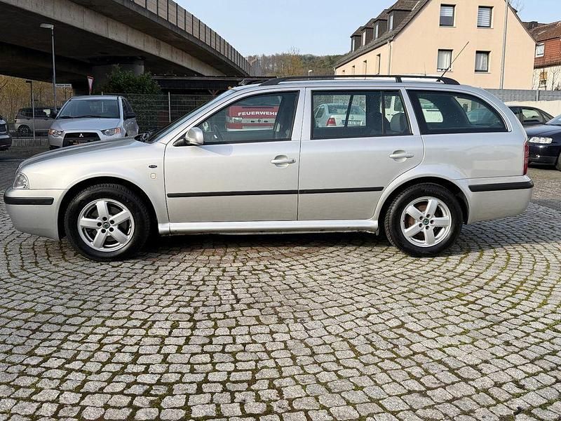 Gebraucht Skoda Octavia 90 PS (66 kW) 2001 Silber Kombi