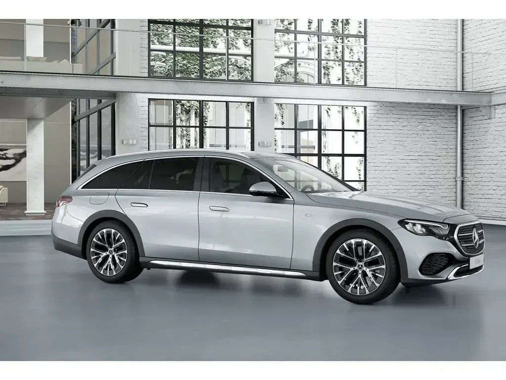 Gebraucht Mercedes E300 197 PS (144 kW) 2025 Silber Limousine