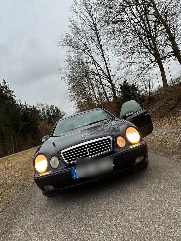 Blau Gebraucht 2001 Mercedes CLK200 Coupé | 1.400 € (Guter Preis) - Bild 1/4