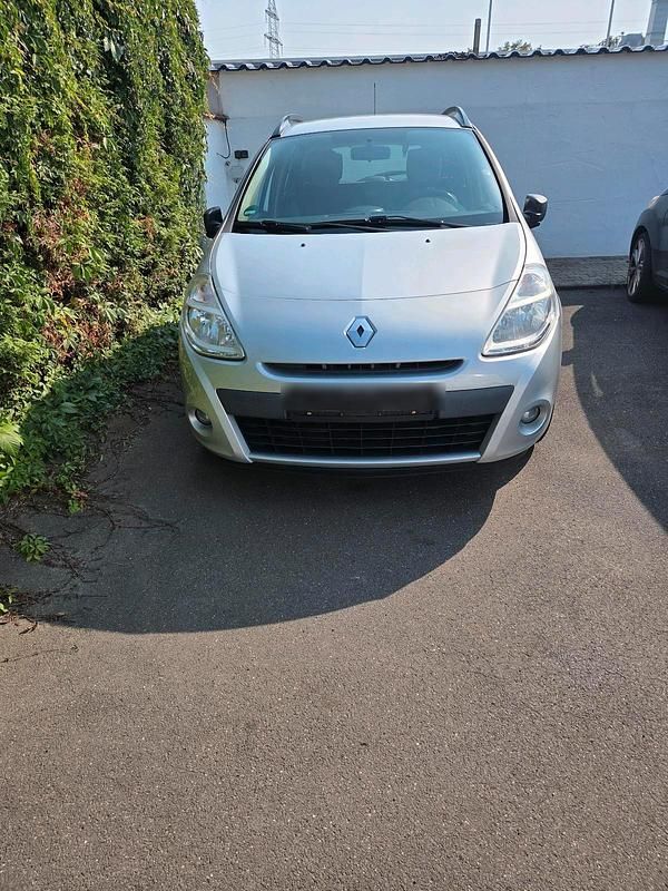 Silber Gebraucht 2010 Renault Clio GrandTour Kombi | 3.200 € (Fairer Preis) - Bild 1/4