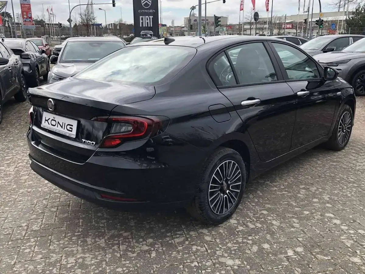 Gebraucht Fiat Tipo Urban 131 PS (96 kW) 2026 Schwarz Limousine