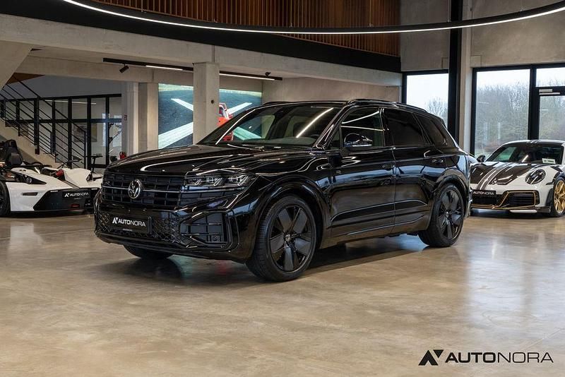 Schwarz Neu 2025 VW Touareg R-line SUV | 88.900 € (Etwas zu teuer) - Bild 1/4