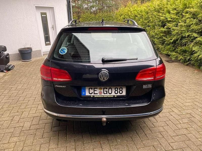 Gebraucht VW Passat Highline 140 PS (102 kW) 2012 Schwarz Kombi