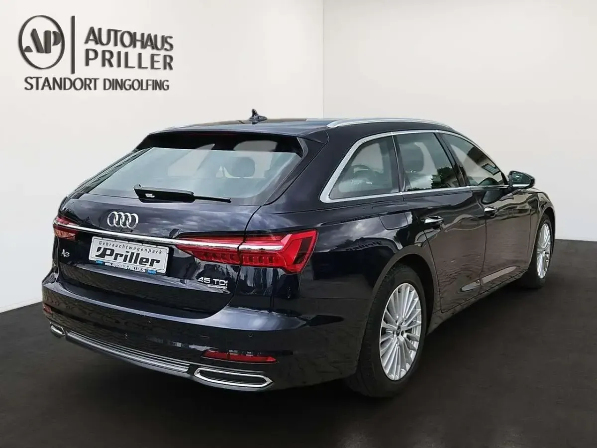 Gebraucht Audi A6 Design 245 PS (180 kW) 2021 Blau Kombi