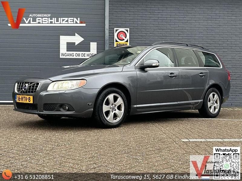 Grau Gebraucht 2010 Volvo V70 Summum Kombi | 3.350 € (Fairer Preis) - Bild 1/4