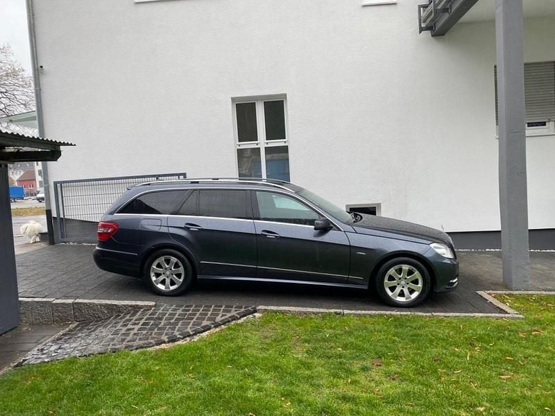 Gebraucht Mercedes E300 Avantgarde 231 PS (169 kW) 2011 Kombi