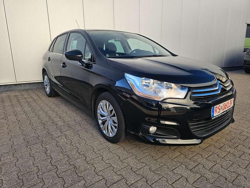 Gebraucht Citroën C4 Tendance 120 PS (88 kW) 2013 Schwarz Limousine