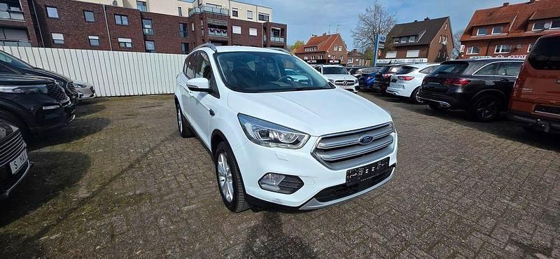 Gebraucht Ford Kuga Titanium 150 PS (110 kW) 2019 Weiß SUV
