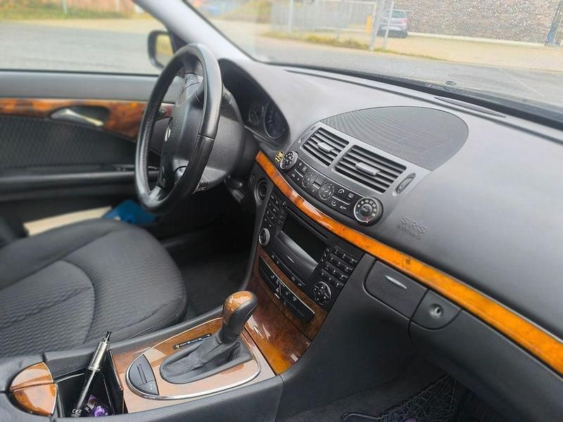 Gebraucht Mercedes E320 Elegance 204 PS (150 kW) 2005 Schwarz Limousine