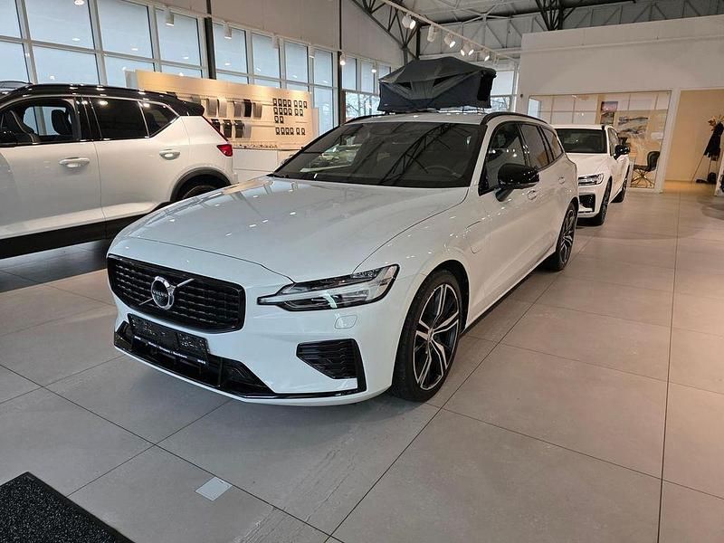 Gebraucht Volvo V60 R-Design 253 PS (186 kW) 2021 Ice white / solid Kombi