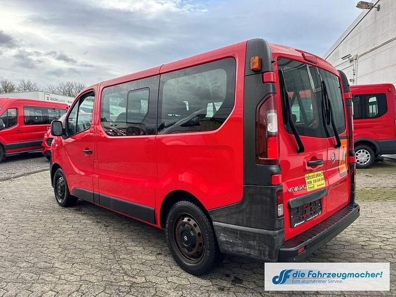 Gebraucht Opel Vivaro 90 PS (66 kW) 2015 Rot Van / Kleinbus