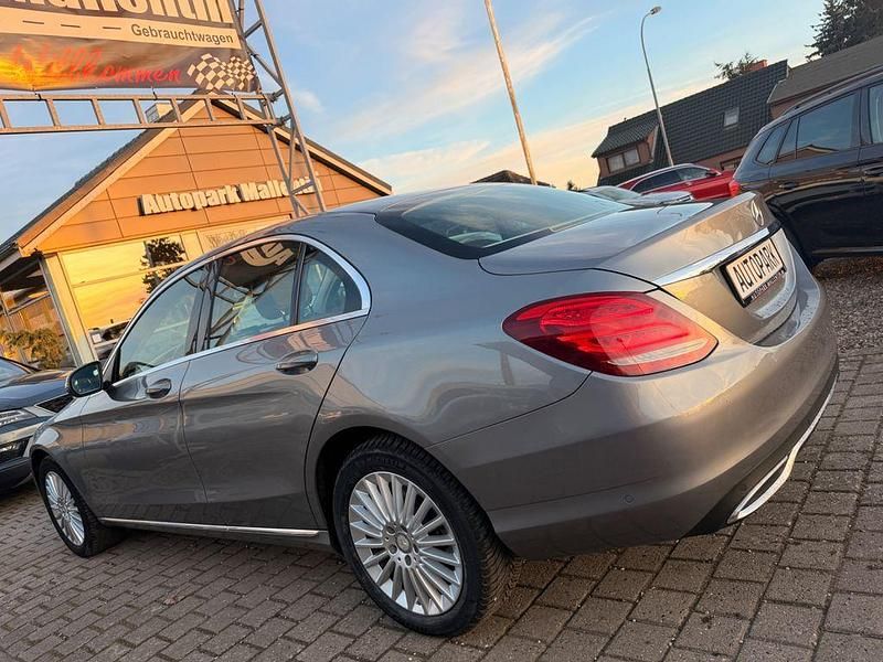 Gebraucht Mercedes C200 Edition 184 PS (135 kW) 2016 Palladiumsilber Limousine
