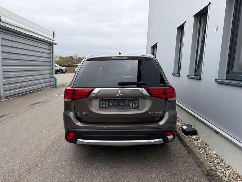 Gebraucht Mitsubishi Outlander 150 PS (110 kW) 2017 Braun SUV
