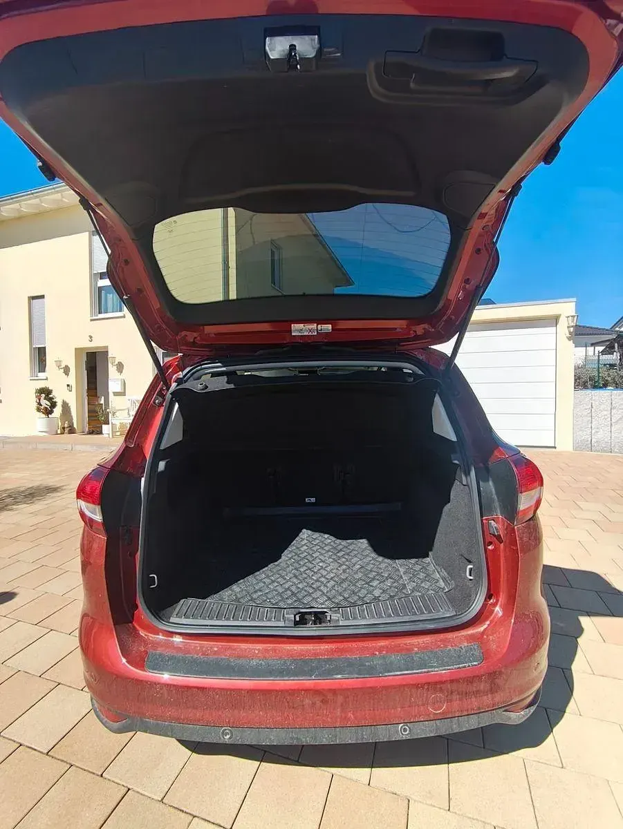 Gebraucht Ford C-MAX Titanium 150 PS (110 kW) 2017 Rot Van / Kleinbus