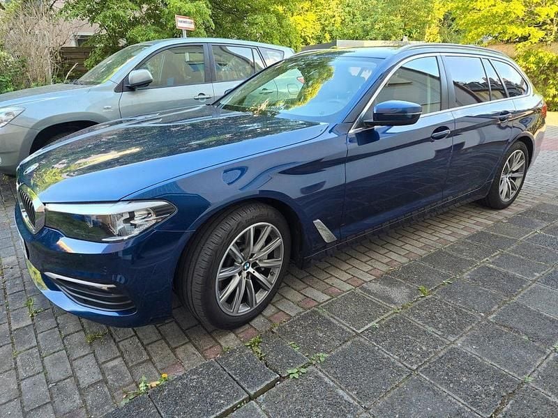 Blau Gebraucht 2019 BMW 530 Limousine | 21.999 € (Guter Preis) - Bild 1/4