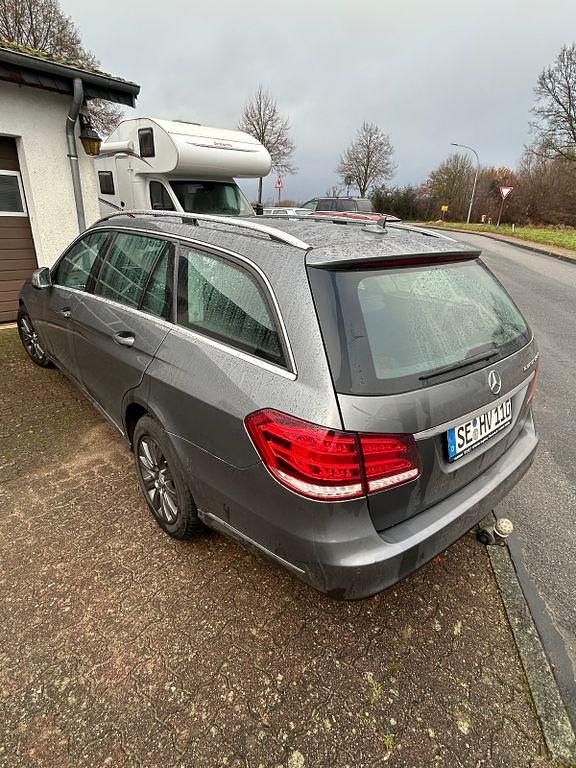 Gebraucht Mercedes E300 204 PS (150 kW) 2015 Grau Kombi
