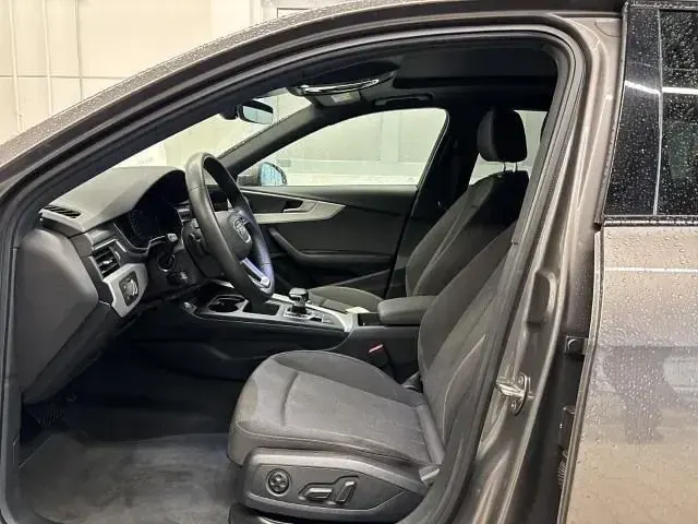 Gebraucht Audi A4 Ambiente 204 PS (150 kW) 2022 Terragrau metallic Kombi