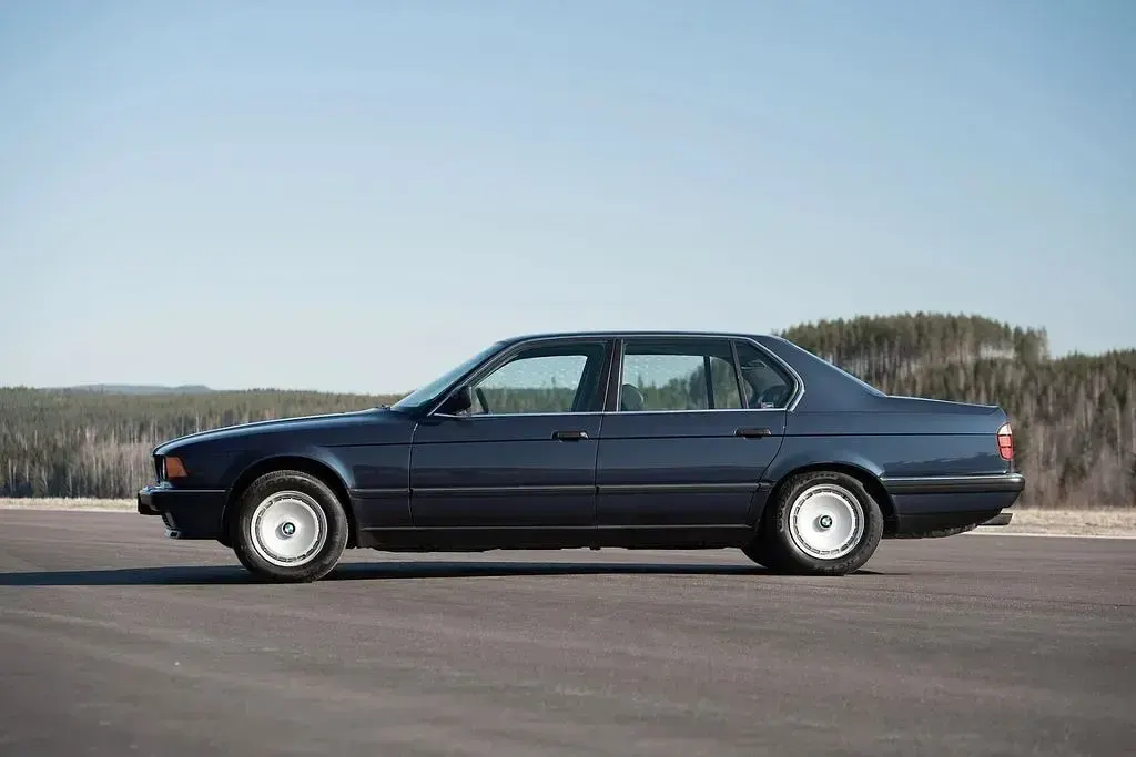 Gebraucht BMW 750L 299 PS (219 kW) 1988 Grau Limousine