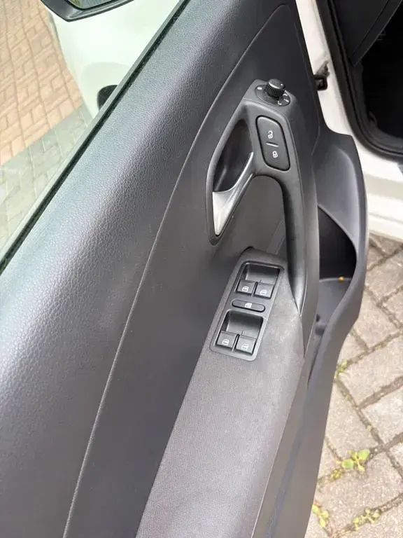 Gebraucht VW Polo Black Edition 60 PS (44 kW) 2013 Weiß Kleinwagen