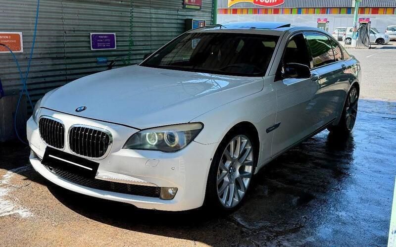 Weiß Gebraucht 2010 BMW 750L Limousine | 9.000 € (Fairer Preis) - Bild 1/4