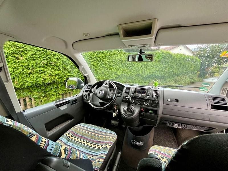 Second-hand VW T5 140 CP (102 kW) 2011 Negru Van