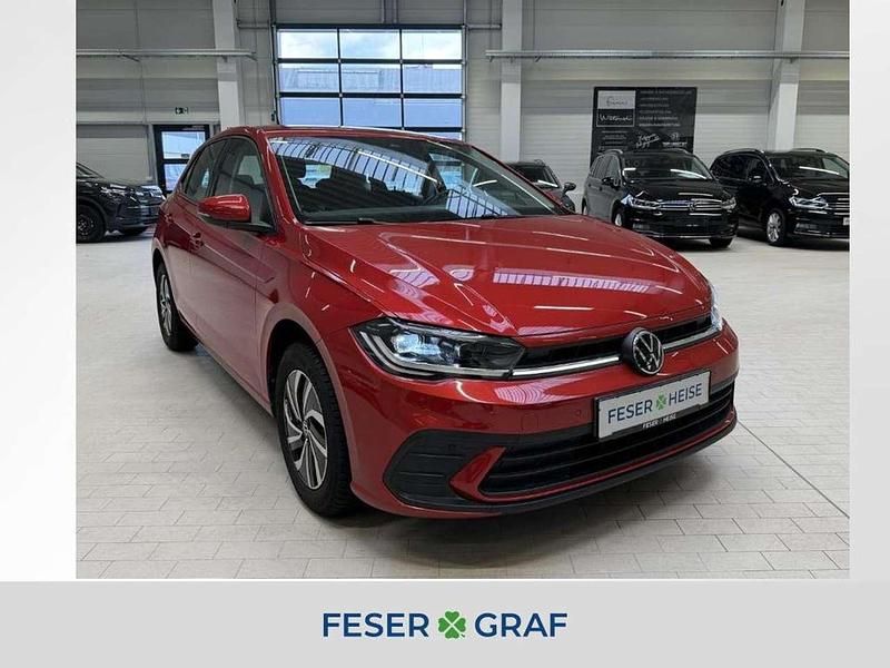 Gebraucht VW Polo Life 95 PS (69 kW) 2022 Kings red metallic Kleinwagen