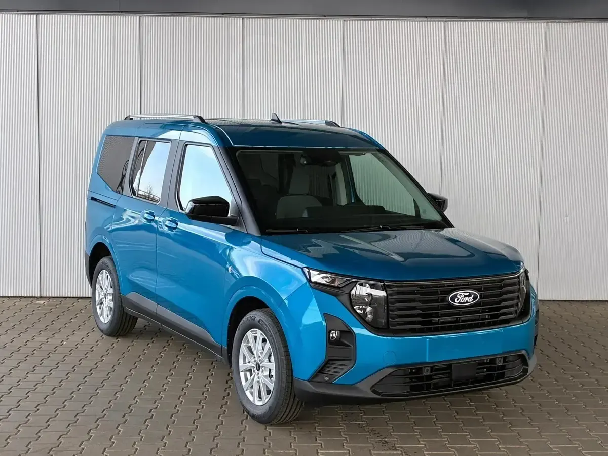 Neu Ford Tourneo Courier Titanium 125 PS (91 kW) 2026 Blau metallic Van / Kleinbus