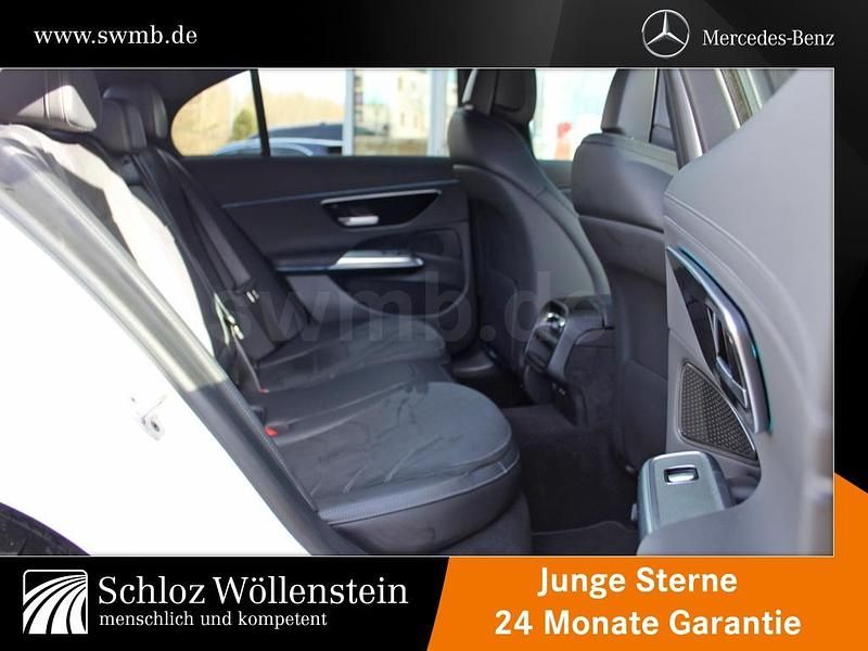 Gebraucht Mercedes E220 AMG 197 PS (144 kW) 2023 Unilack polarweiß Limousine