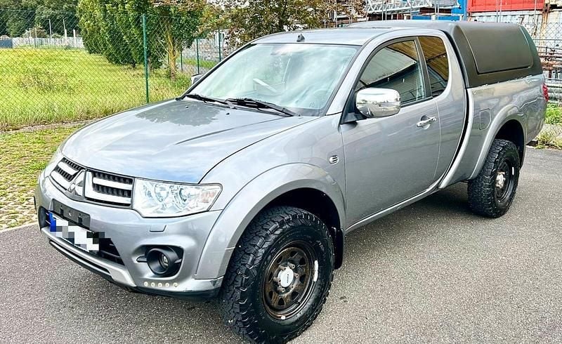 Silber Gebraucht 2014 Mitsubishi L200 Abholung | 9.990 € (Fairer Preis) - Bild 1/4