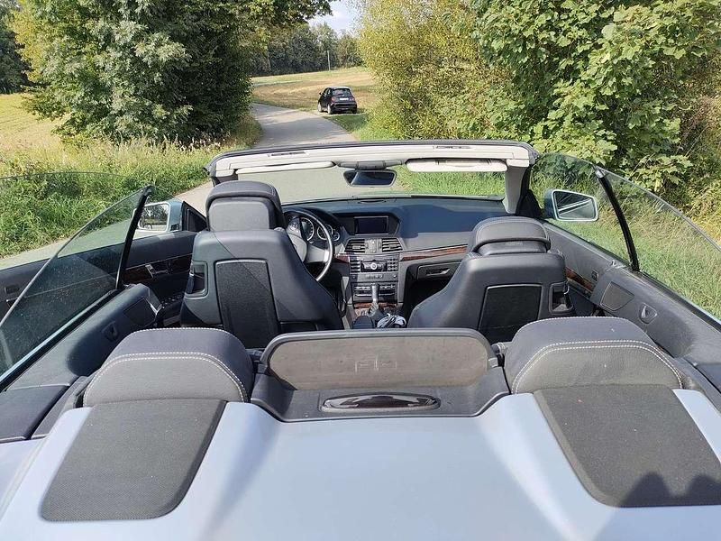 Gebraucht Mercedes E200 184 PS (135 kW) 2010 Silber Cabrio