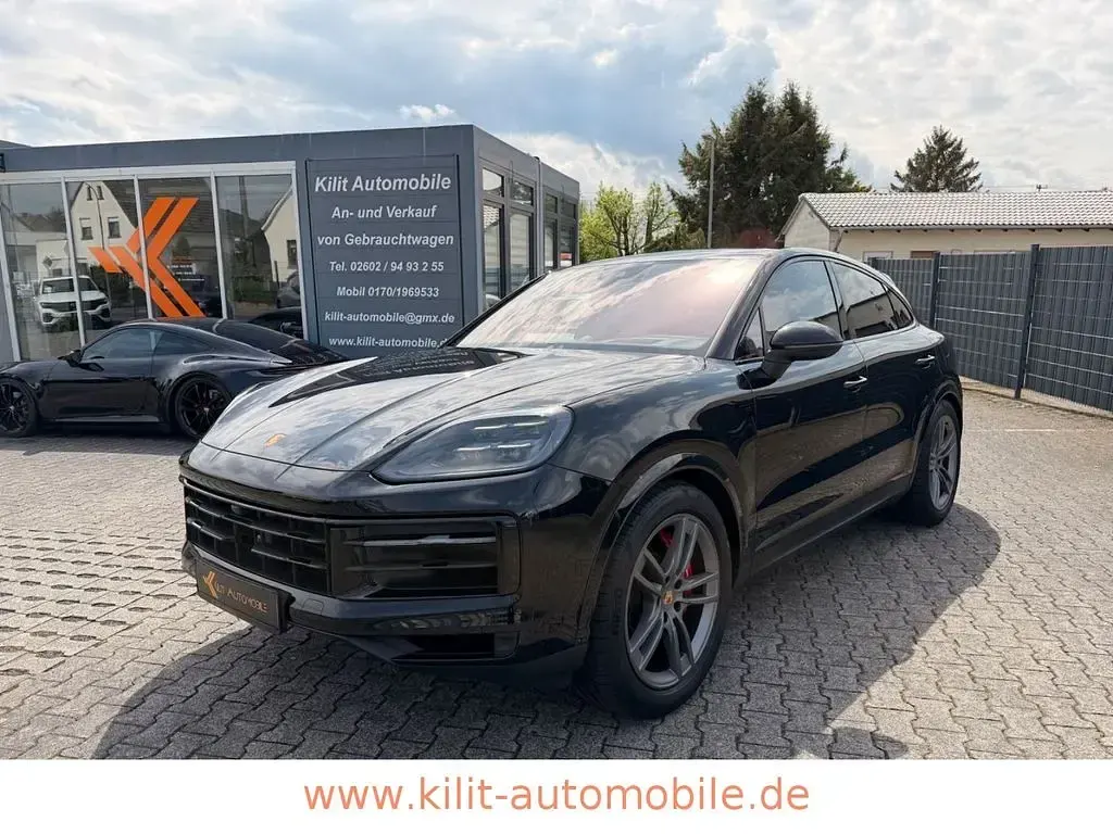 Gebraucht Porsche Cayenne Coupe 519 PS (381 kW) 2024 Schwarz Coupé