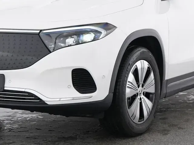 Gebraucht Mercedes EQA250 139 kW (190 PS) 2025 Unilack polarweiß SUV