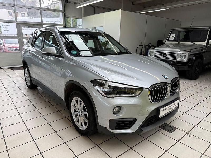Gebraucht BMW X1 Advantage 150 PS (110 kW) 2016 Glaciersilber SUV