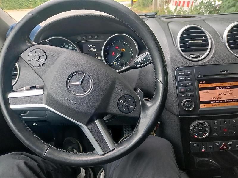 Schwarz Gebraucht 2011 Mercedes ML350 SUV | 9.700 € (Guter Preis) - Bild 1/4