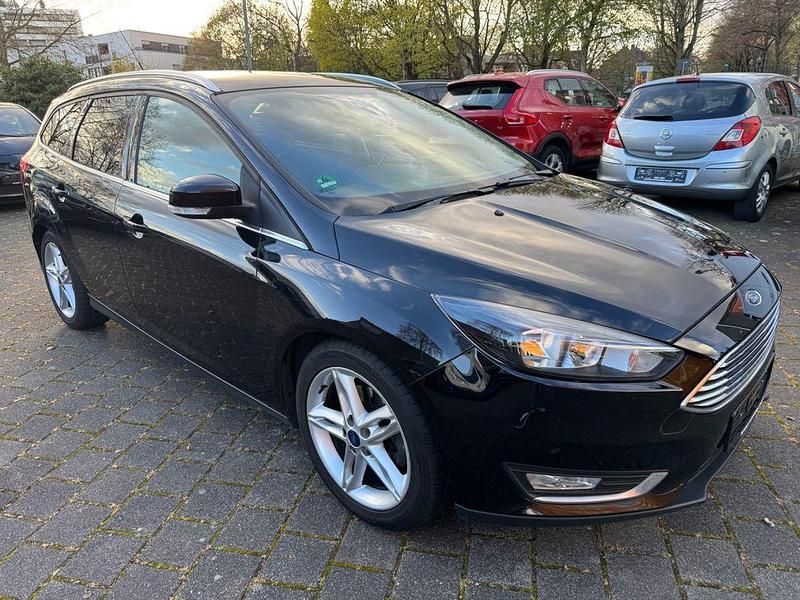 Gebraucht Ford Focus Titanium 150 PS (110 kW) 2015 Schwarz Kombi