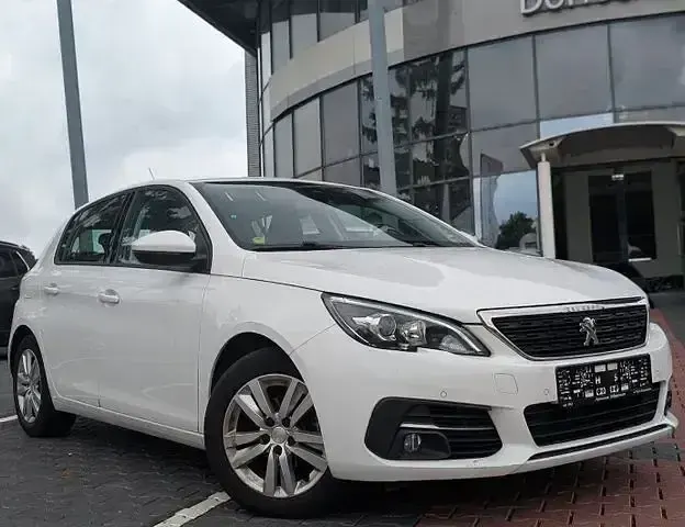 Gebraucht Peugeot 308 Active 110 PS (80 kW) 2021 Weiss Limousine