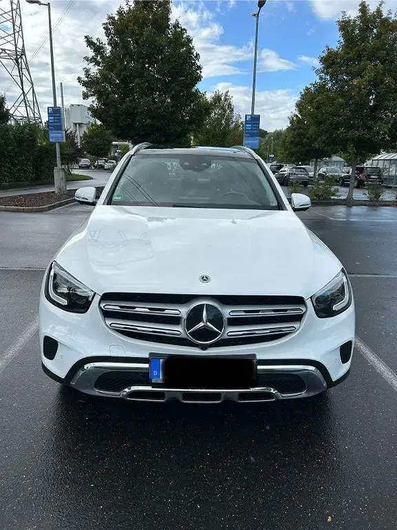 Gebraucht Mercedes GLC200 197 PS (144 kW) 2021 Weiß SUV