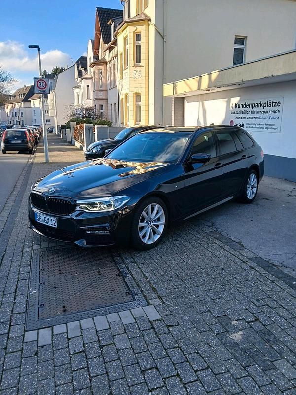Schwarz Gebraucht 2017 BMW 530 Kombi | 27.999 € (Teuer) - Bild 1/4