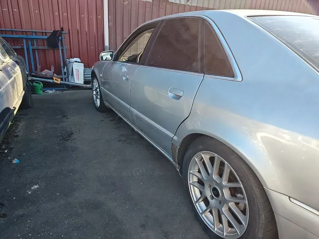Gebraucht Audi S8 Sport 360 PS (264 kW) 2000 Silber Limousine