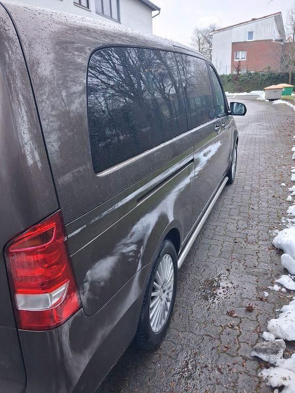 Gebraucht Mercedes V250 Avantgarde 190 PS (139 kW) 2015 Braun Van / Kleinbus